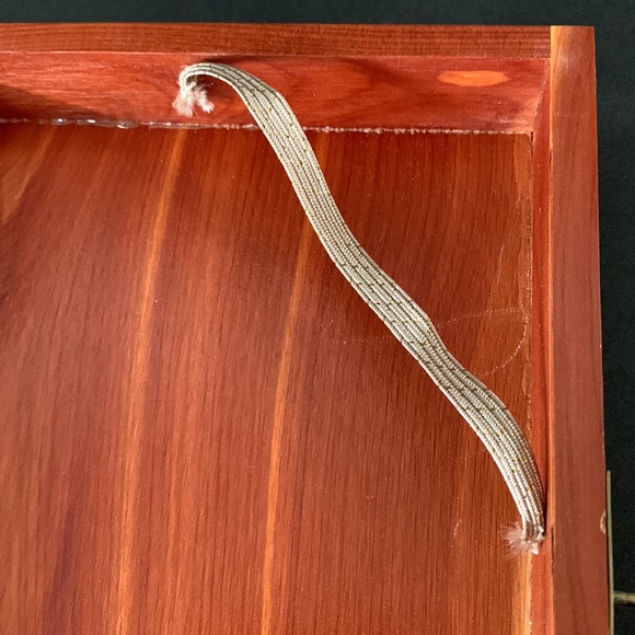 The Holy Bible King James 1976 Hardcover Protestant Edition in Wooden Box - Picture 10 of 16